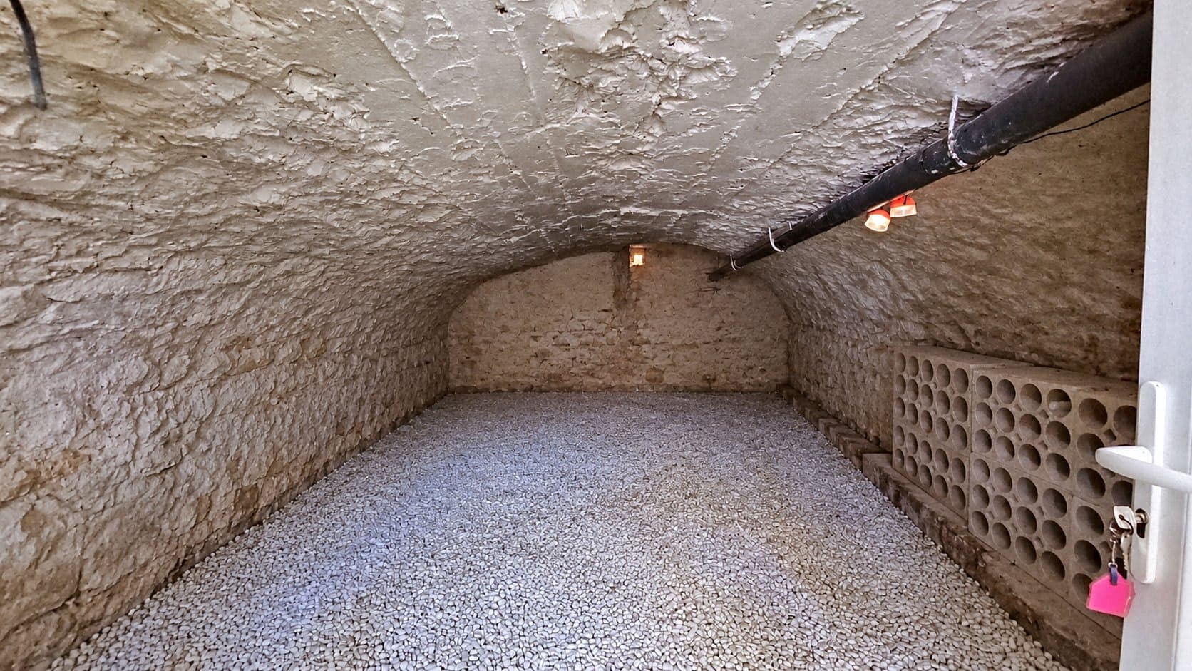 cave-videe-range-bouteilles.png